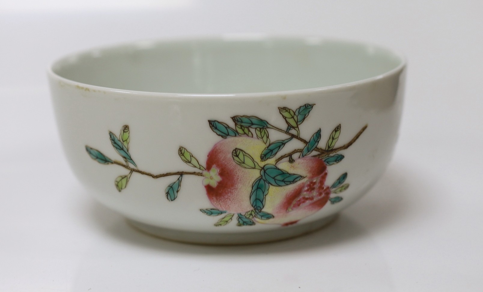 A Chinese peach bowl, 15cms diameter